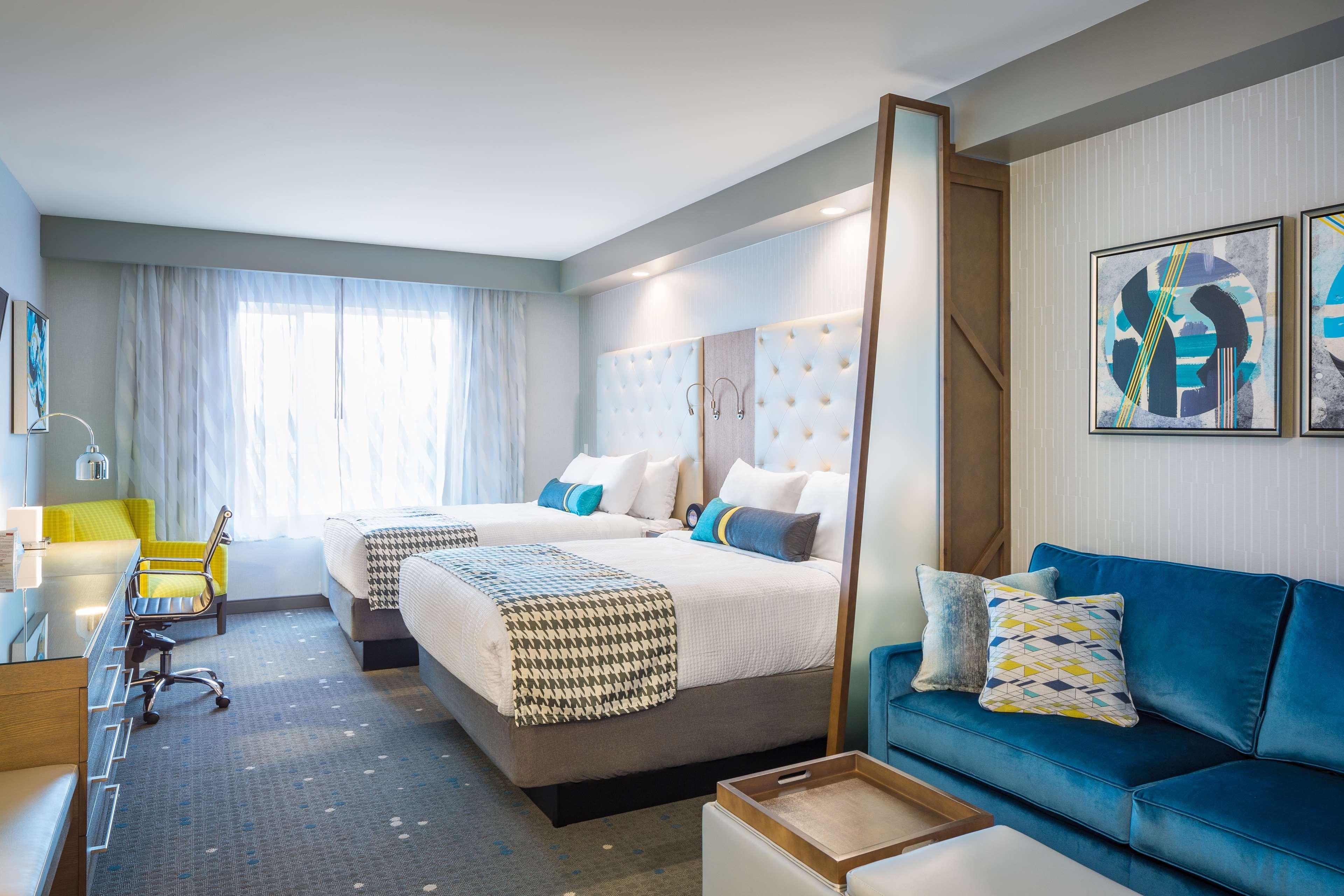 Best Western Premier Hotel At Fisher'S Landing Vancouver Bagian luar foto