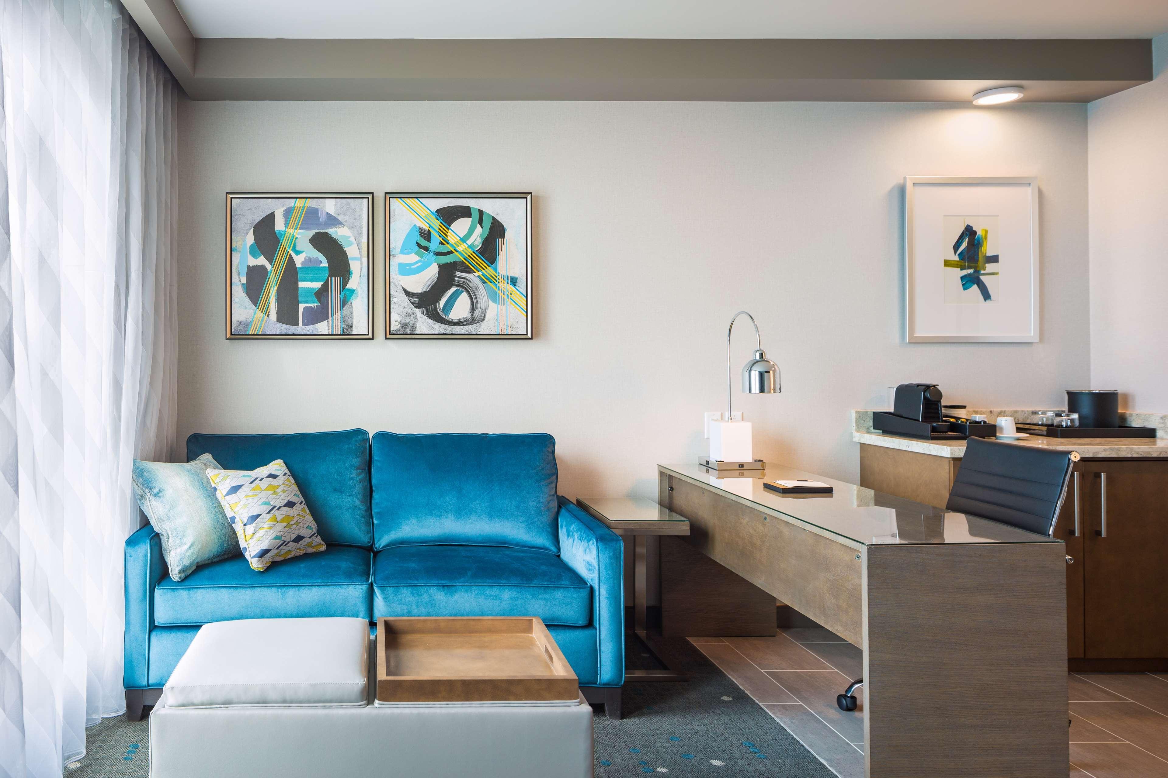 Best Western Premier Hotel At Fisher'S Landing Vancouver Bagian luar foto