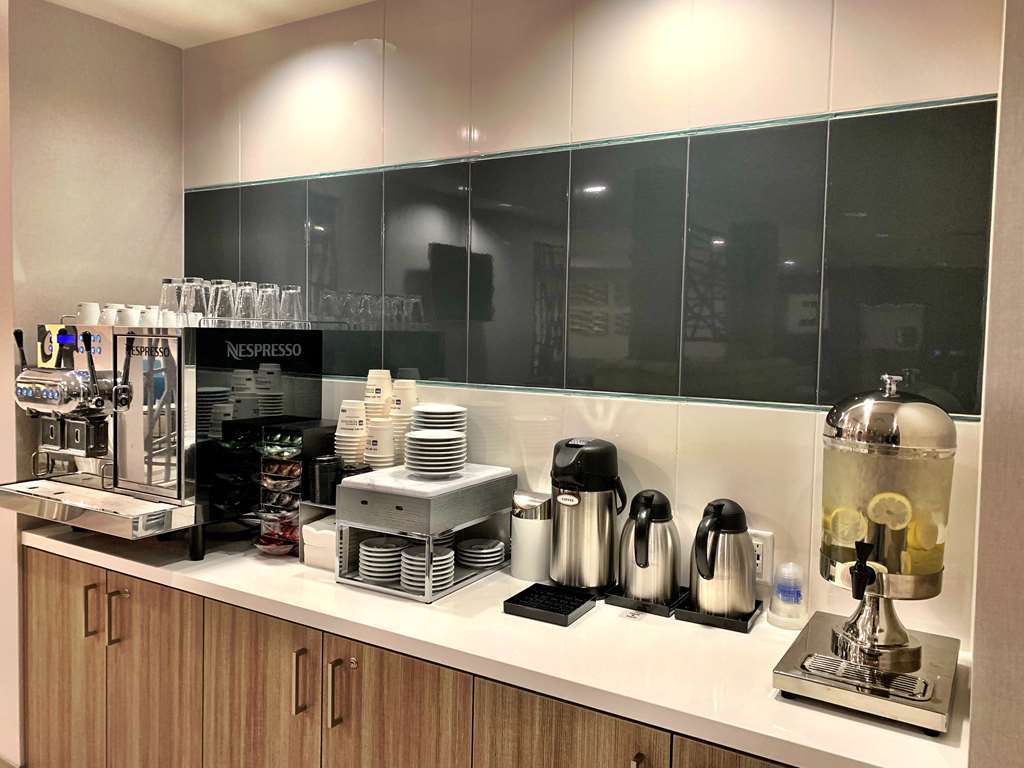 Best Western Premier Hotel At Fisher'S Landing Vancouver Fasilitas foto